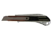 Нож строительный 18мм сталь SK4 алюминиевый корпус автофиксация Sturm 1076-08-09