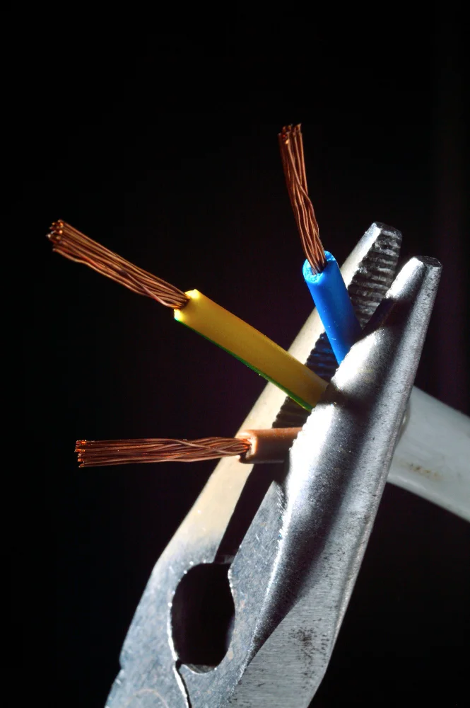 Как соединить провода с жилами из меди Как соединить провода с жилами из меди