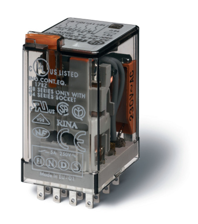 Реле электромеханическое универсальное миниатюрное, монтаж в розетку, 4CO 7A, контакты AgNi, катушка 230В АC, степень защиты RTI, опции: кнопка тест + мех.индикатор + LED FINDER 55.34.8.230.0054 553482300054