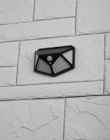 Фасадный светильник с датч. движ. и 4-мя плоск. освещ., на солн. бат.100 LED,300 lm ERAFS100-04 ЭРА Б0045270